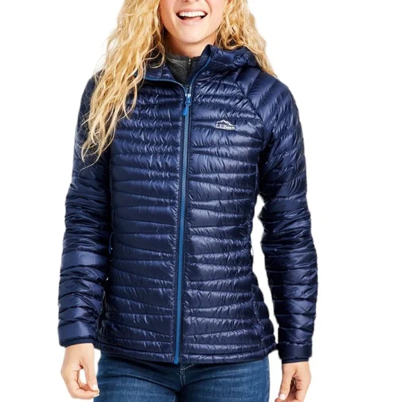 L.L. Bean Women's Ultralight 850 Down Packable Hooded Jacket Navy Size S NWT - Picture 16 of 16